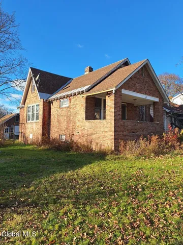 $183,000 | 743 6th Avenue, Troy, NY 12182