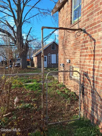 $183,000 | 743 6th Avenue, Troy, NY 12182