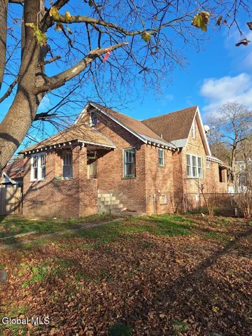 $183,000 | 743 6th Avenue, Troy, NY 12182