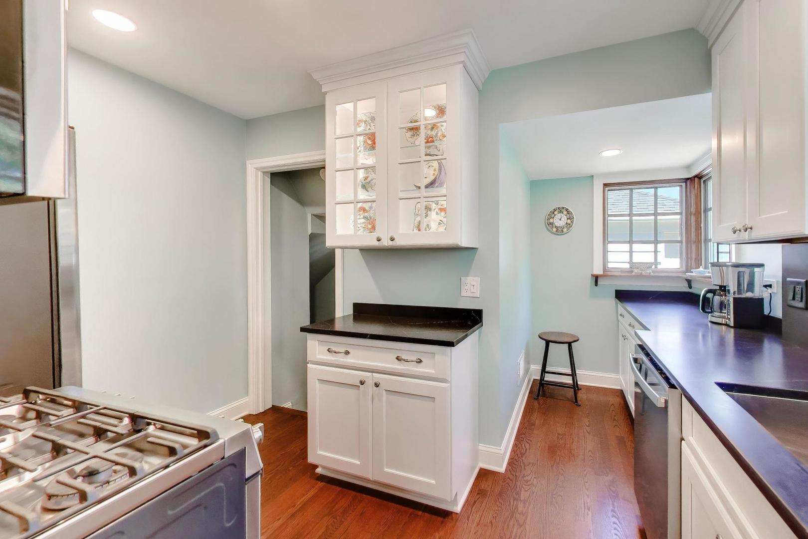 623 South Arlington Heights Road Arlington Heights, IL 60005 - Photo 10 of 36
