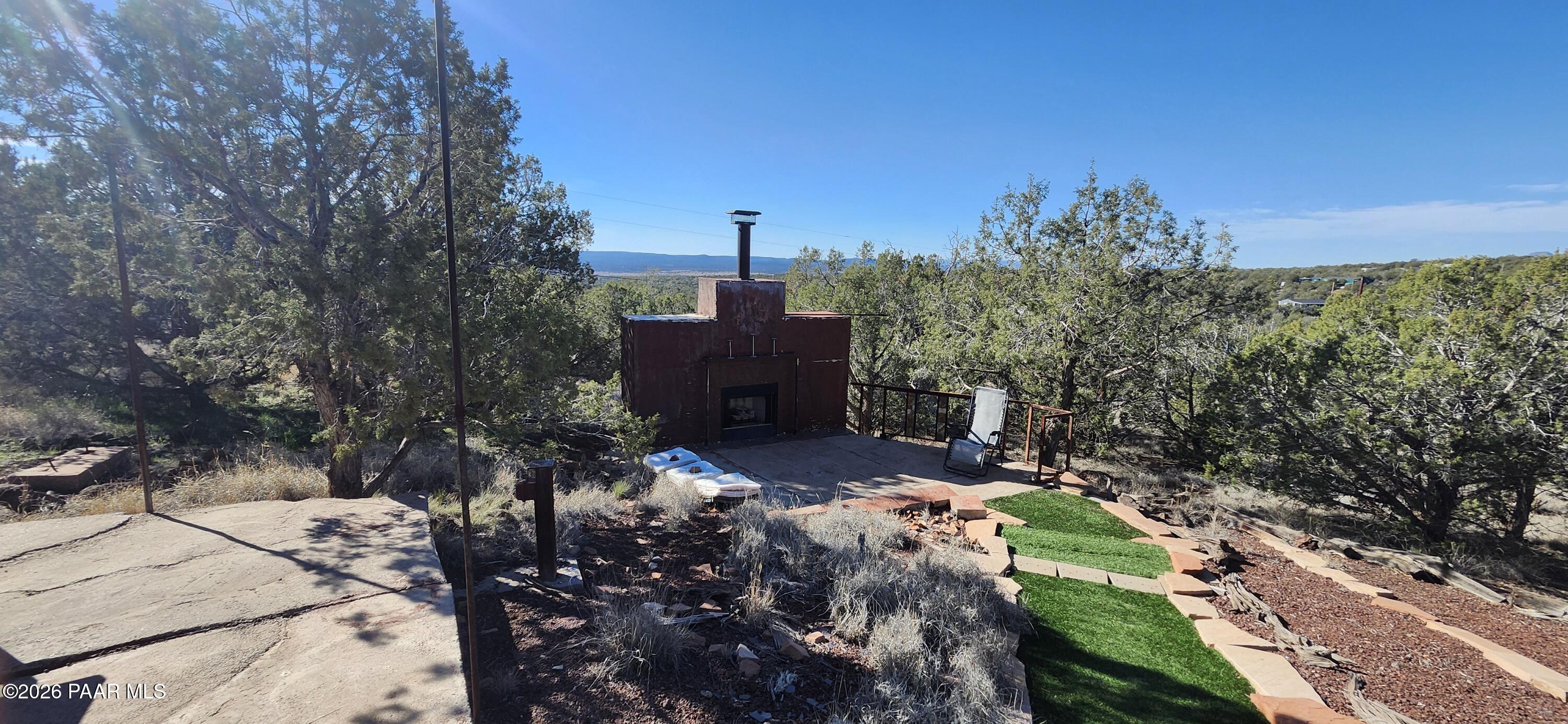 2373 Roberts Road Ash Fork, AZ 86320 - Photo 26 of 41 a view of a backyard