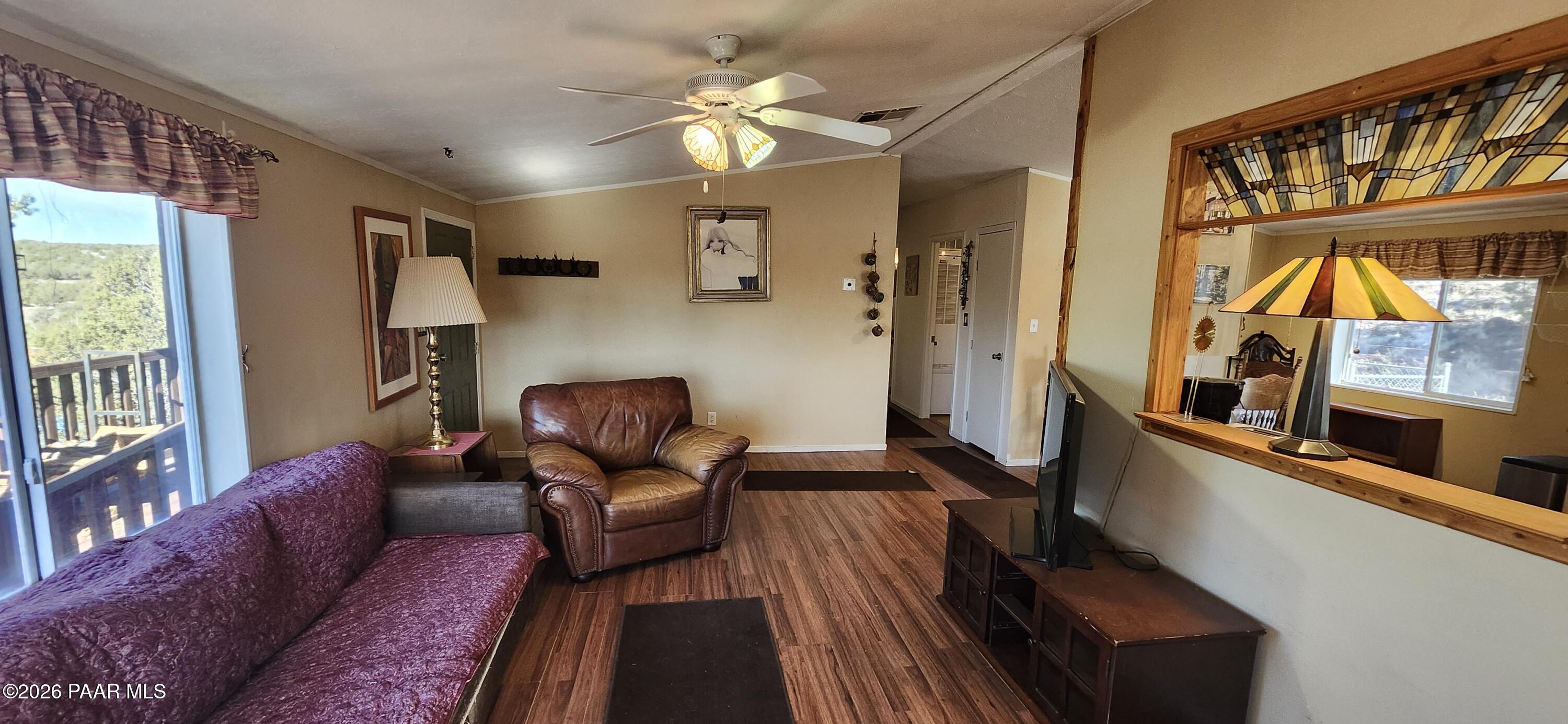 2373 Roberts Road Ash Fork, AZ 86320 - Photo 4 of 41 Living Room