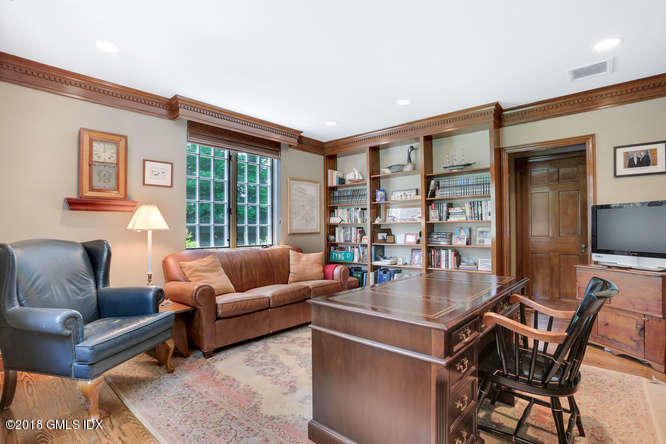 41 Club Road Riverside, CT 06878 - Photo 16 of 28 41 Club Rd Riverside CT 06878-small-024-
