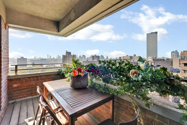 $3,000,000 | 268 East Broadway, Unit A1706 | Lower East Side