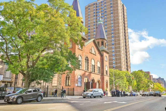 $3,000,000 | 268 East Broadway, Unit A1706 | Lower East Side