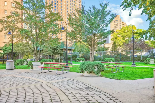 $3,000,000 | 268 East Broadway, Unit A1706 | Lower East Side