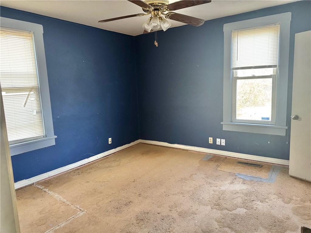 2815 Washington Avenue Parsons, KS 67357 - Photo 12 of 22