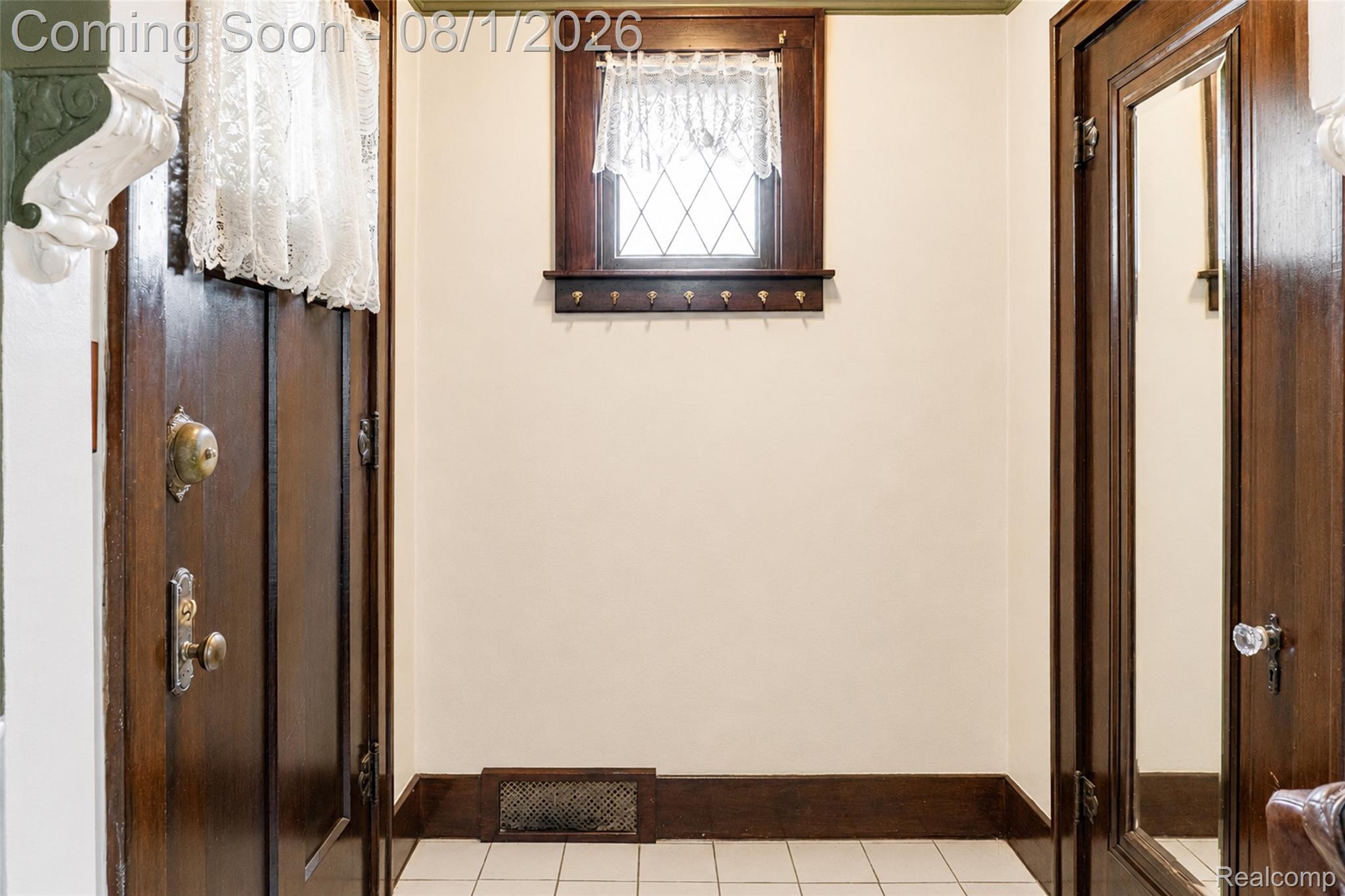 8090 Helen Street Center Line, MI 48015 - Photo 8 of 35 Helen_8090-9-edit.jpg