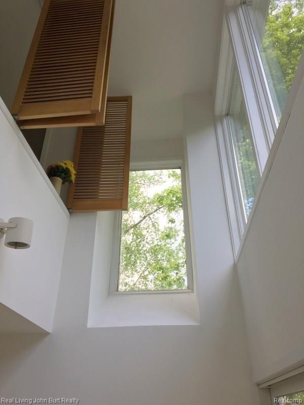 6248 Commerce Road West Bloomfield, MI 48324 - Photo 23 of 54 IMG_2064.JPG