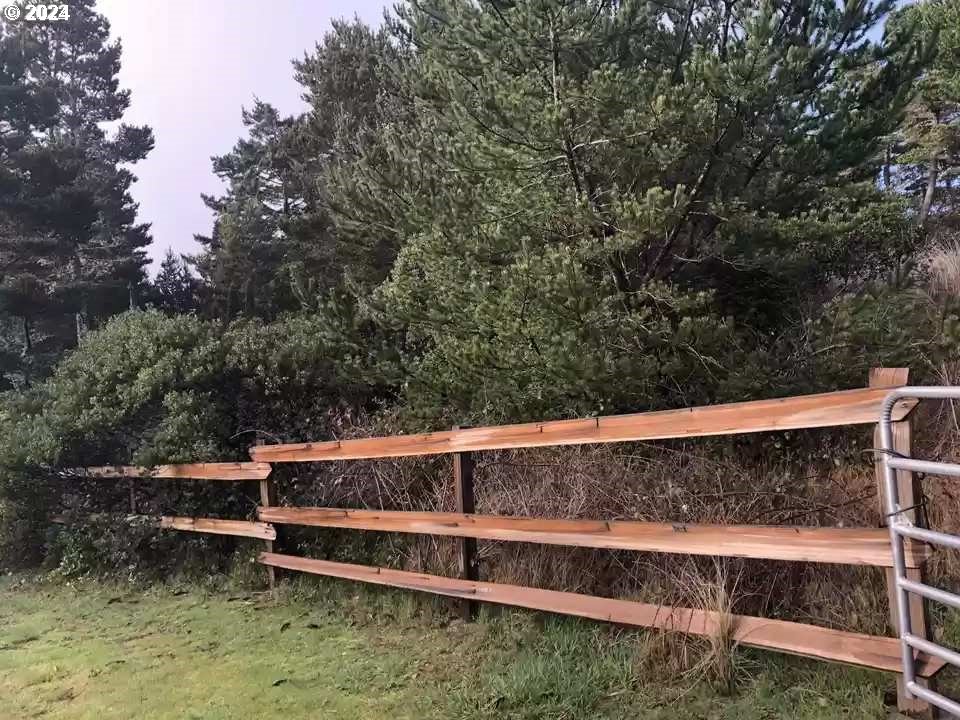 5 Eden Lane Florence, OR 97439 - Photo 2 of 23 a view of outdoor space with seating