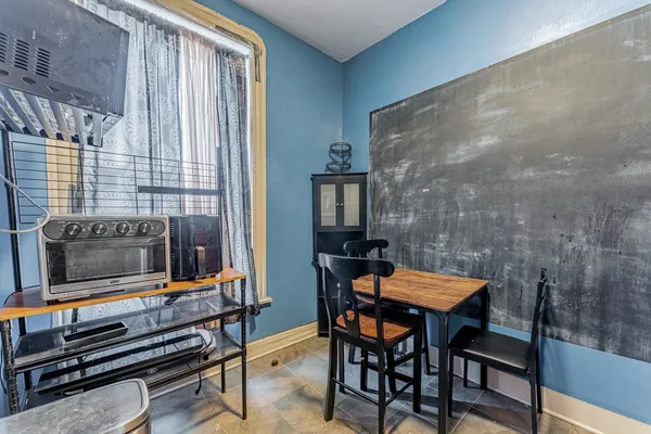 a view of a livingroom with furniture