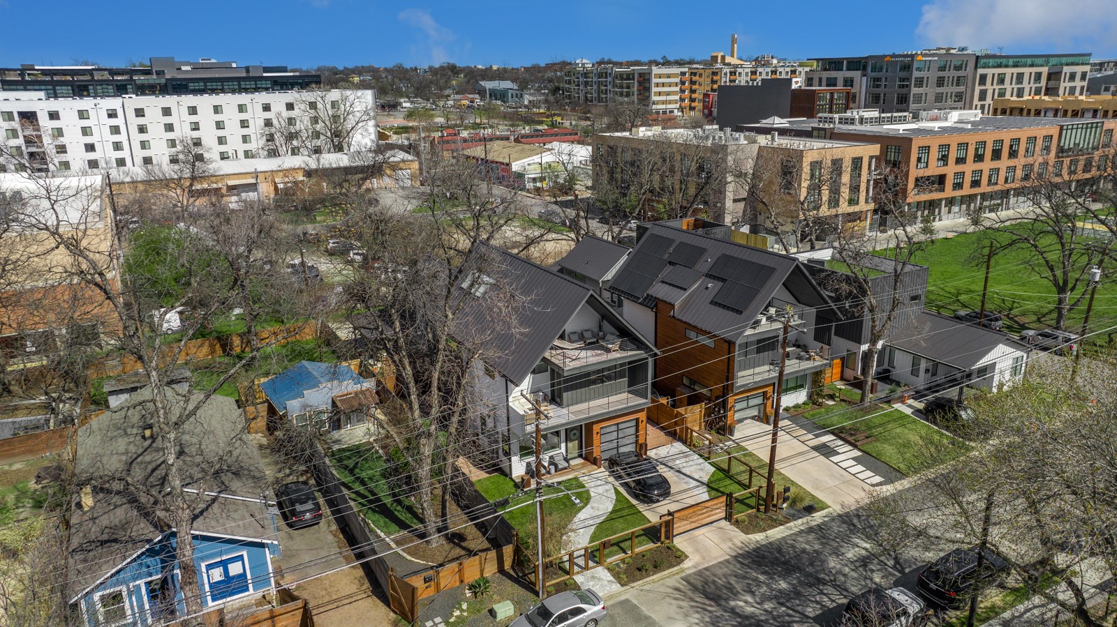 1410 East 3rd Street, Unit A Austin, TX 78702 - Photo 39 of 40 a view of a building