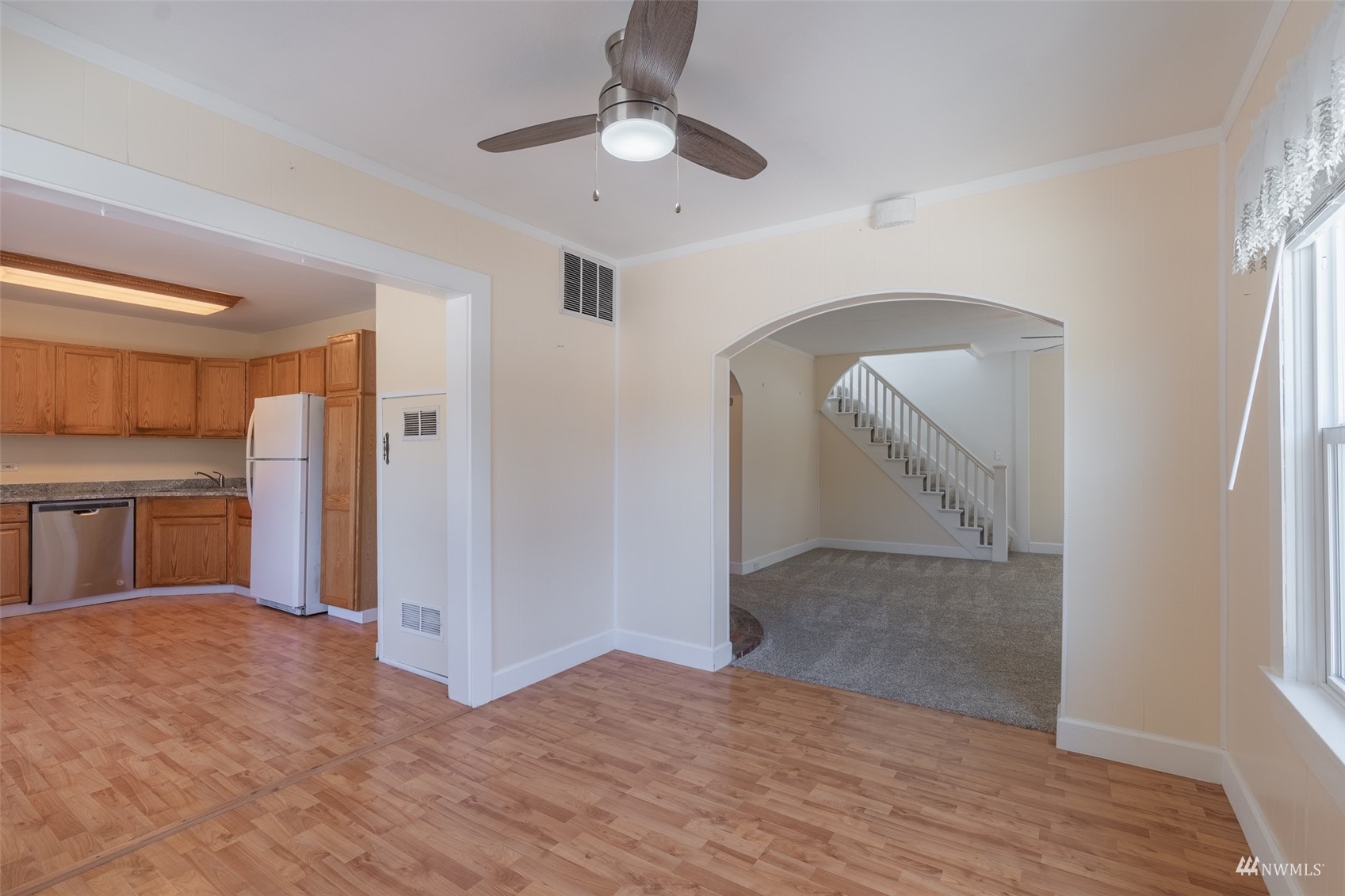 5415 Parker Road East Sumner, WA 98390 - Photo 5 of 27 a view of a hallway with a kitchen