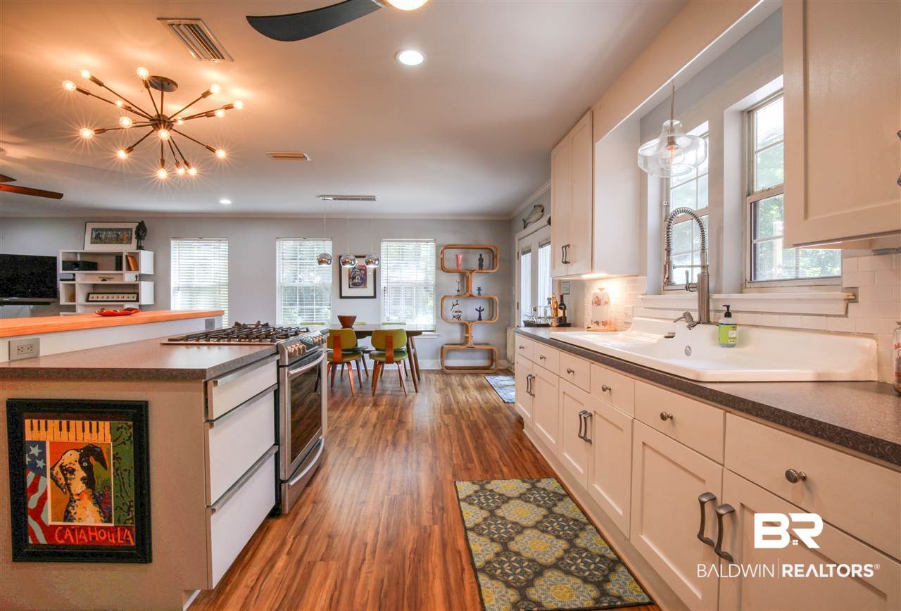 206 Orange Avenue Fairhope, AL 36532 - Photo 13 of 32