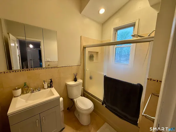 $4,400 | 64 Hickory Street, Bridgeport, CT 06610