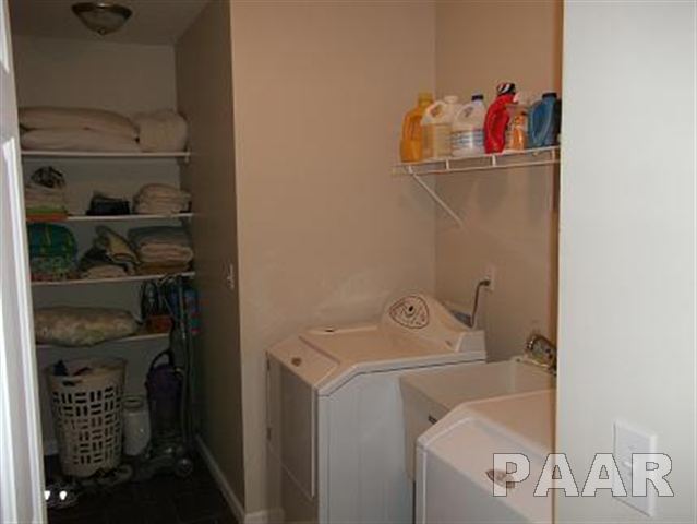 421 West Bittersweet Road Washington, IL 61571 - Photo 10 of 15 Gallery Image 10