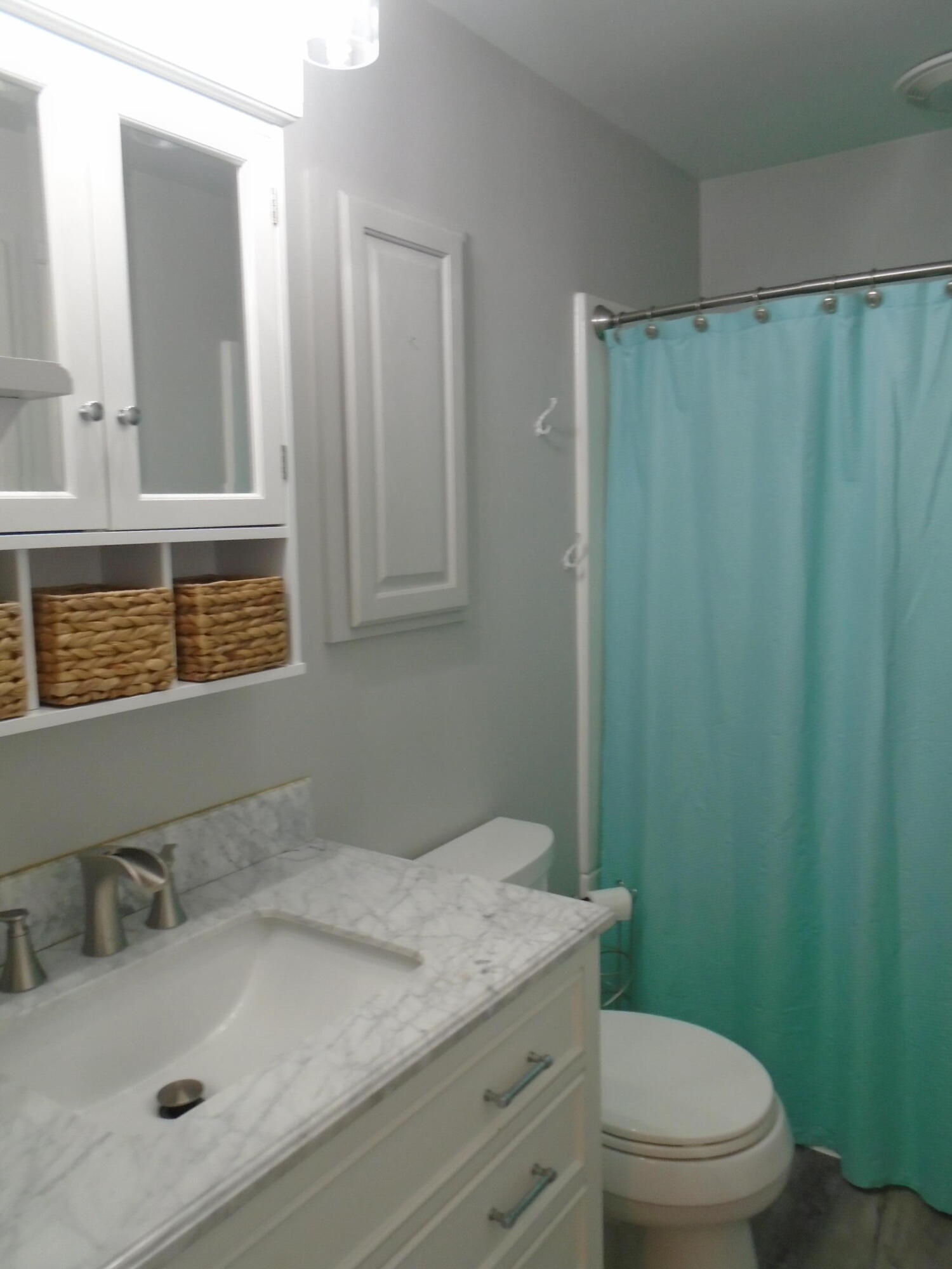 5 Mar-Val Terrace, Unit B1 Winslow, ME 04901 - Photo 12 of 19 Bathroom