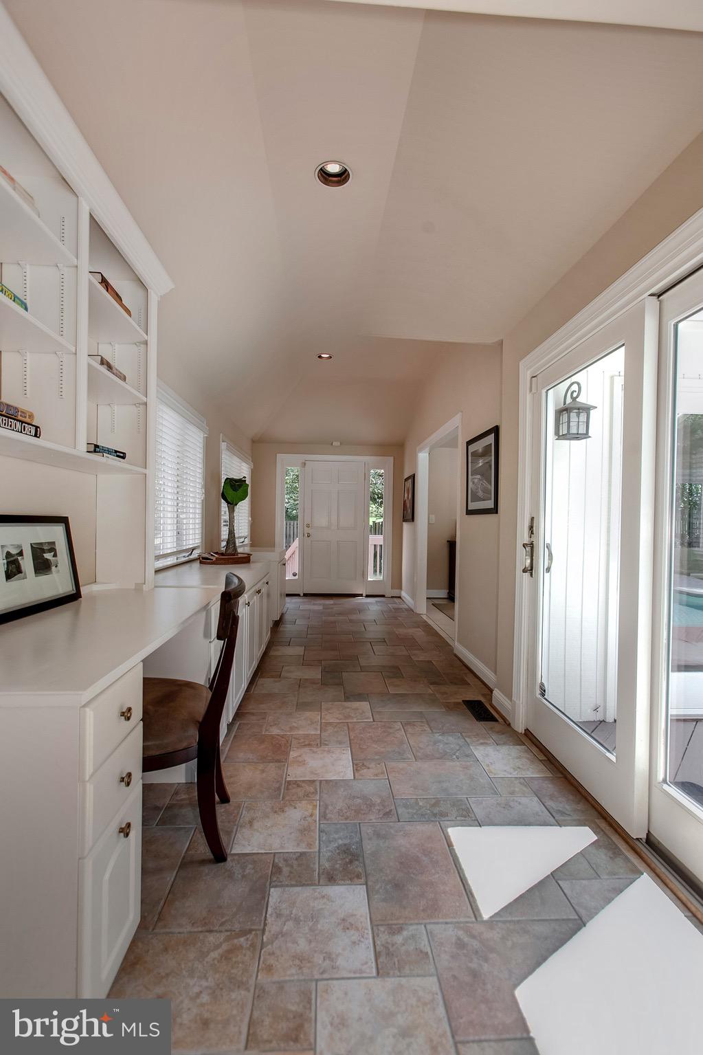 8103 Ridings Court McLean, VA 22102 - Photo 14 of 24 Hall way to sun room