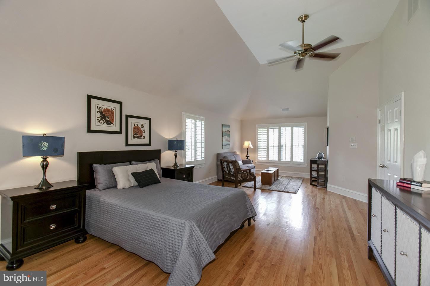8103 Ridings Court McLean, VA 22102 - Photo 20 of 24 Master bedroom with sitting area