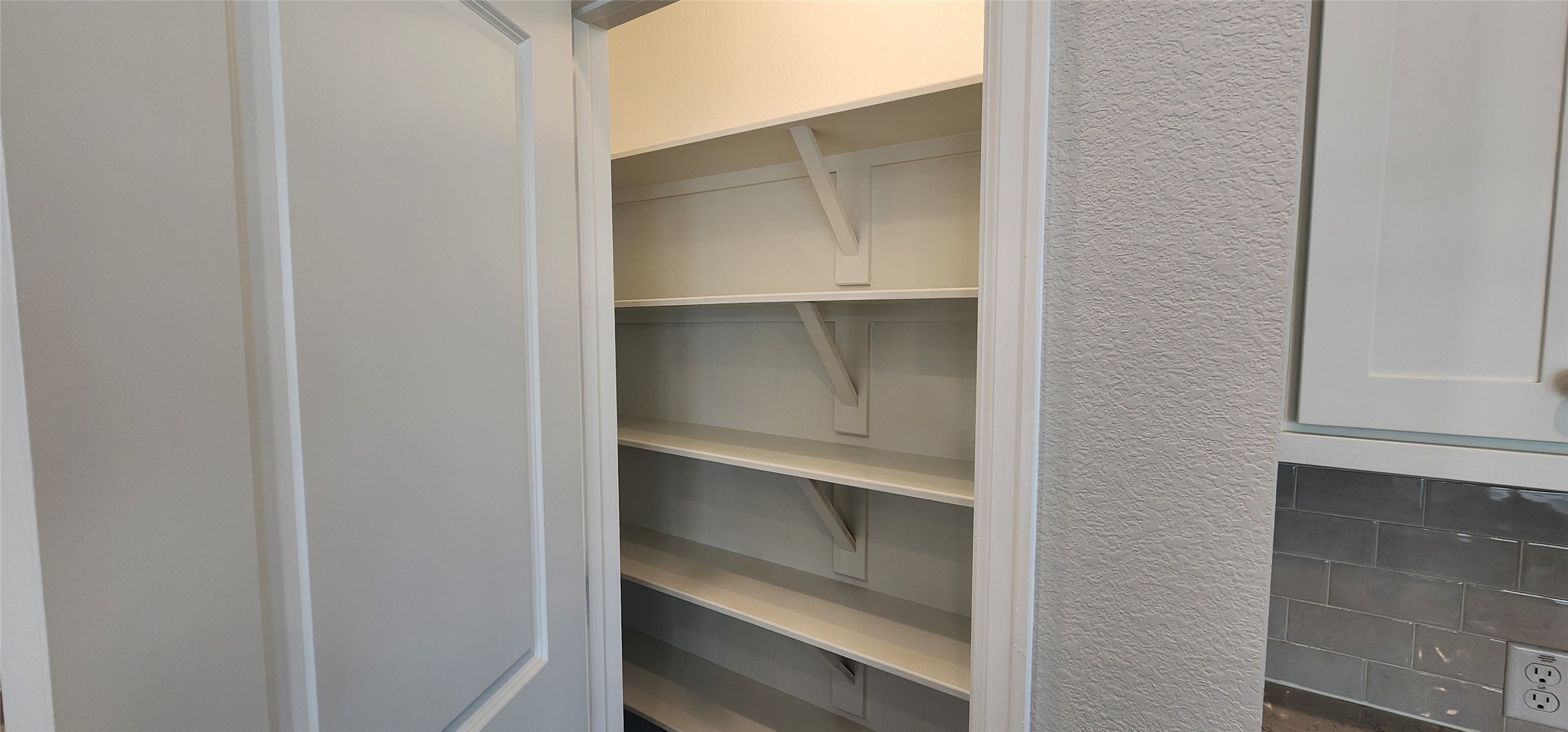 148 Los Olives Lane Georgetown, TX 78628 - Photo 10 of 38 View of pantry