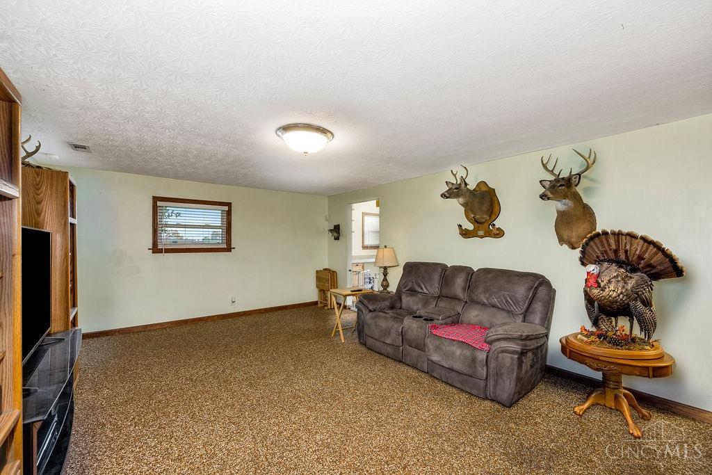 641 Hamilton New London Road Hamilton, OH 45013 - Photo 13 of 41