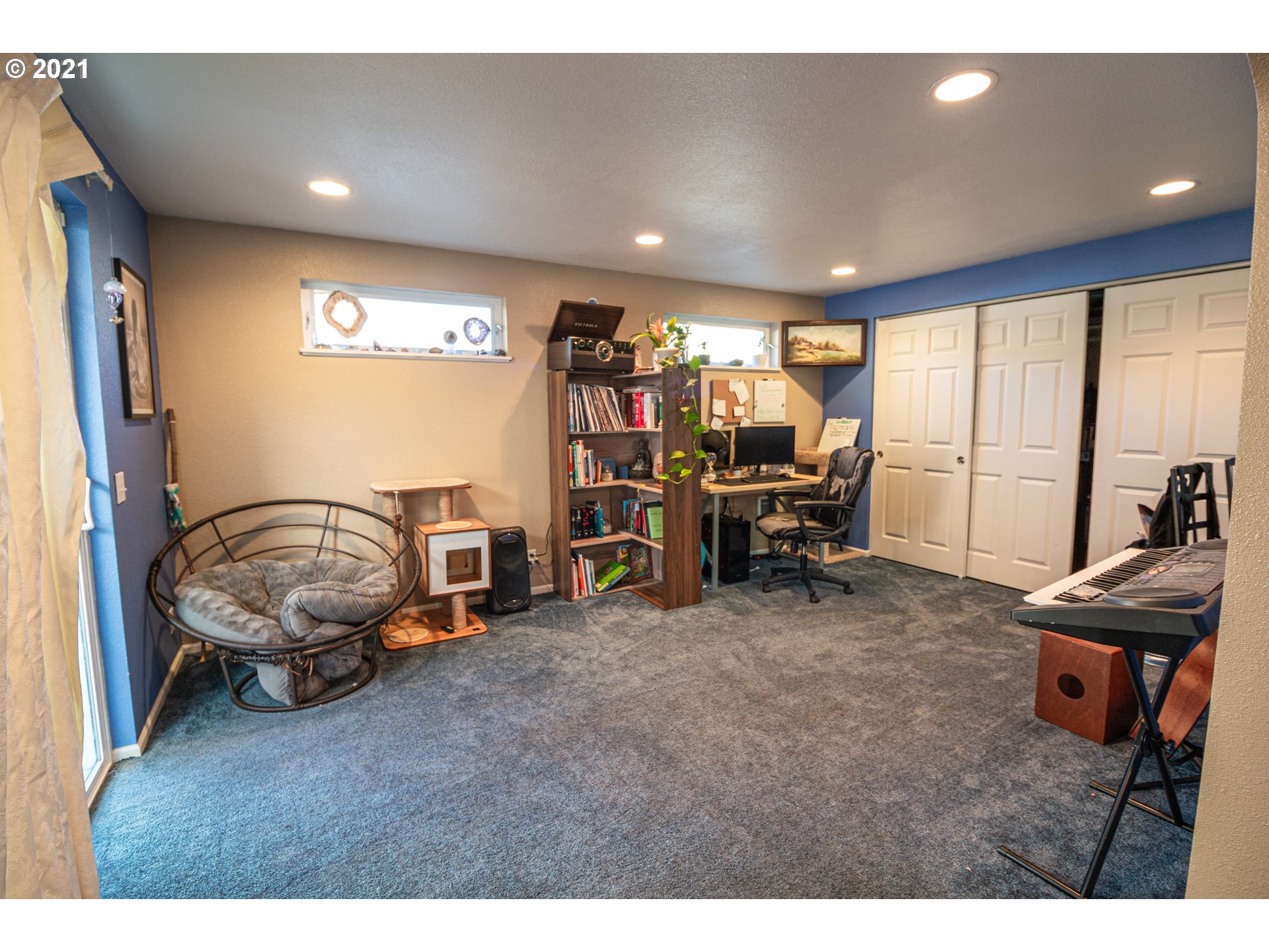 5206 F Street Springfield, OR 97478 - Photo 8 of 17 a view of a room with gym equipment