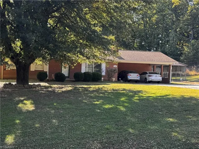 $275,000 | 1359 Hanging Rock Park Road, Danbury, NC 27016