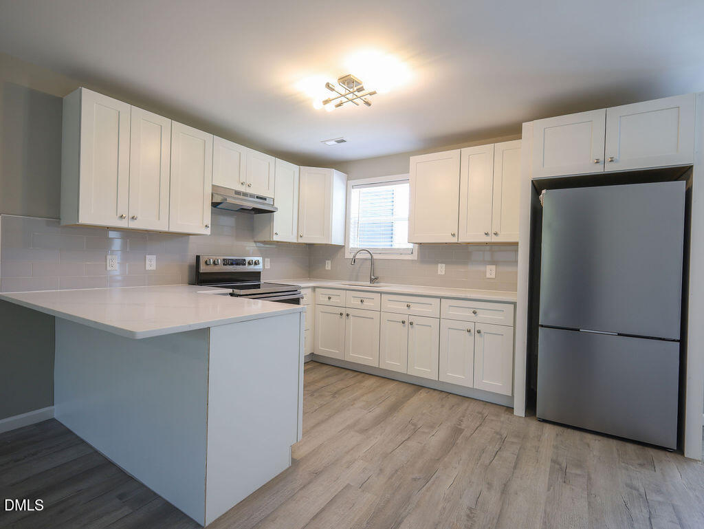 255 Erwin Road, Unit B Chapel Hill, NC 27514 - Photo 3 of 11 IMG_2423