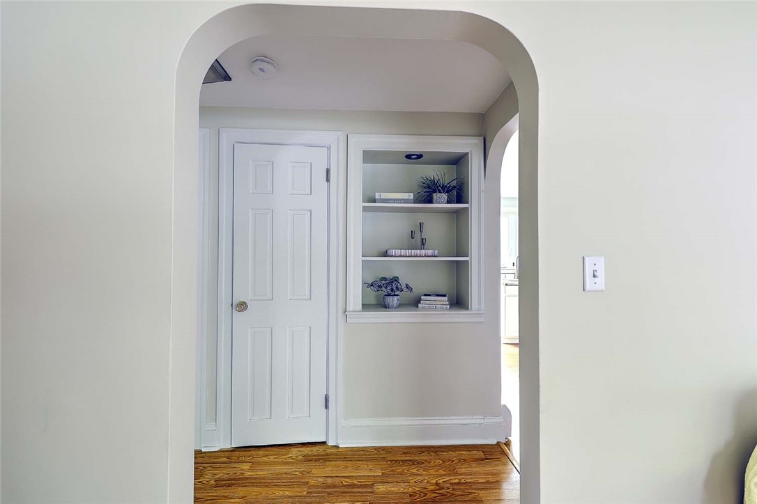 278 Sowams Road Barrington, RI 02806 - Photo 8 of 39 Built-ins.