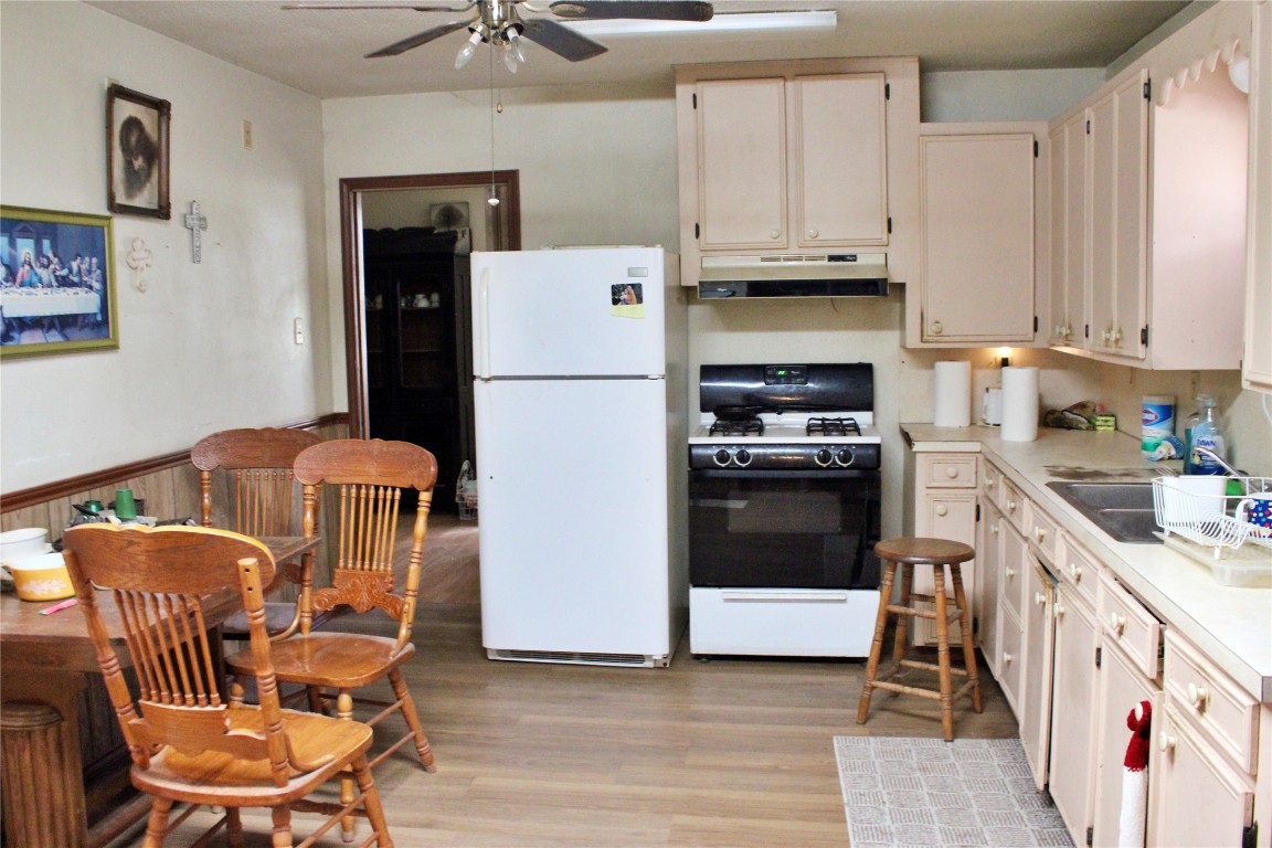 1061 Dee Allen Road Columbus, TX 78934 - Photo 28 of 40