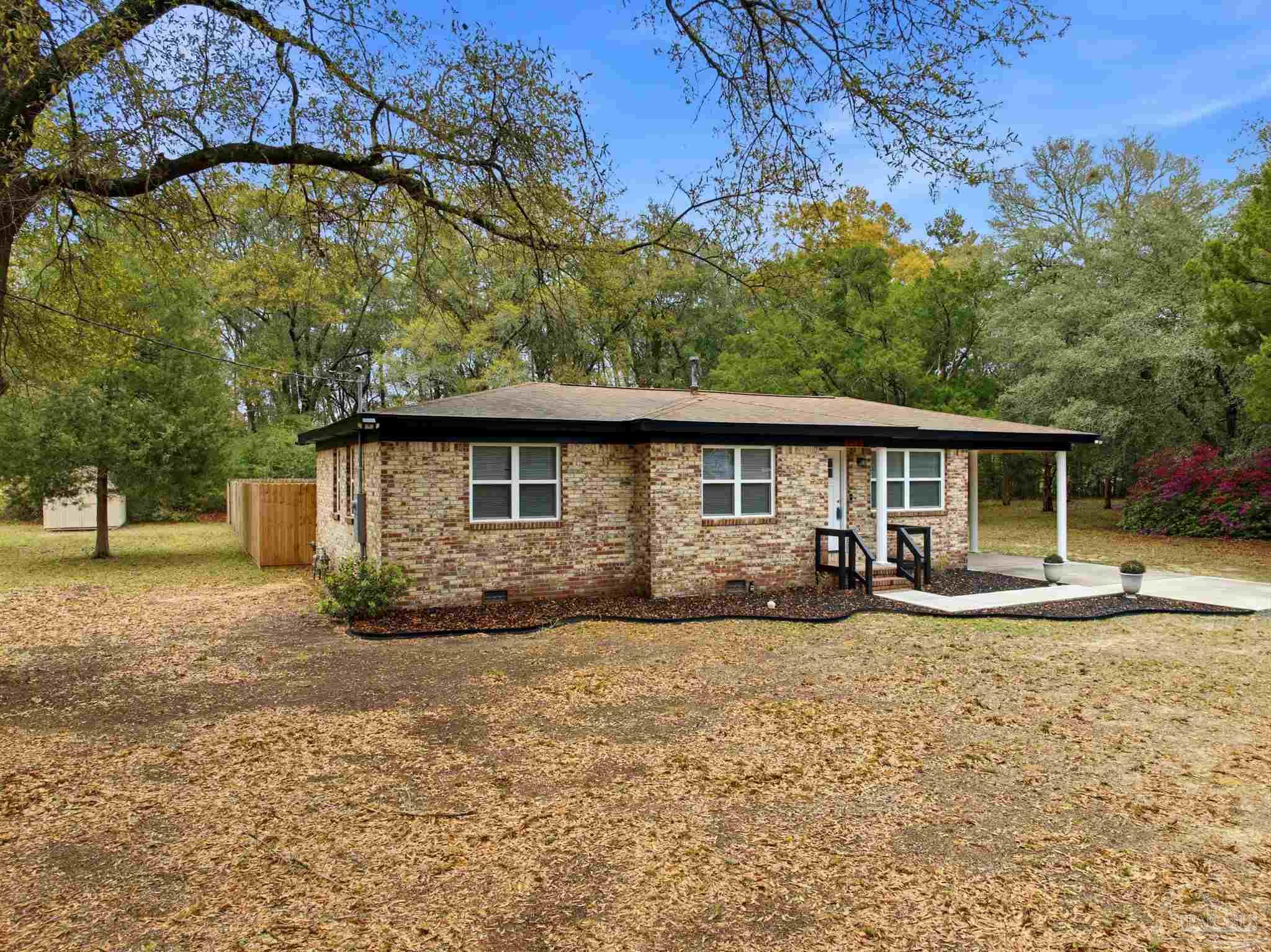 6464 Magnolia Street Milton, FL 32570 - Photo 3 of 37