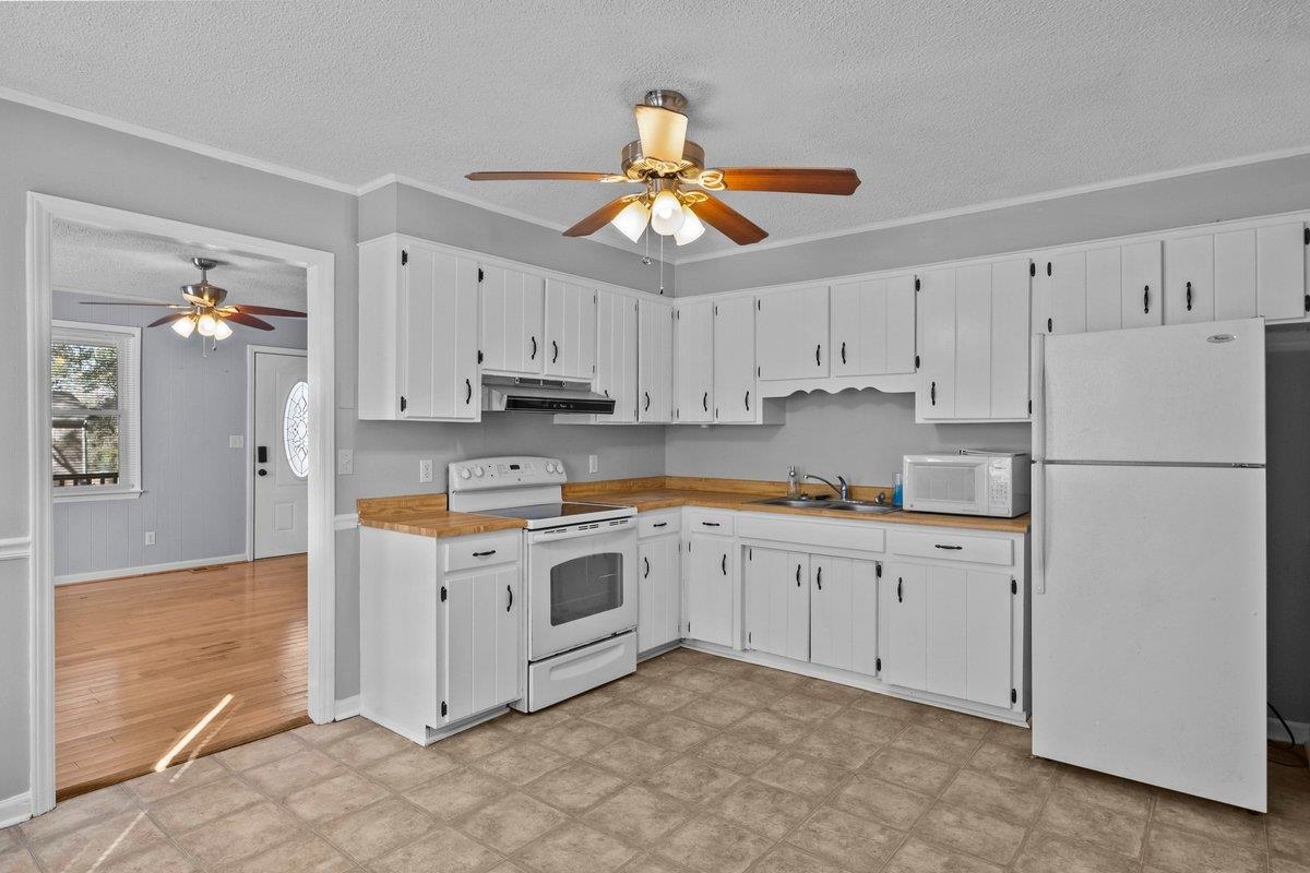 140 Golightly Street Inman, SC 29349 - Photo 9 of 28