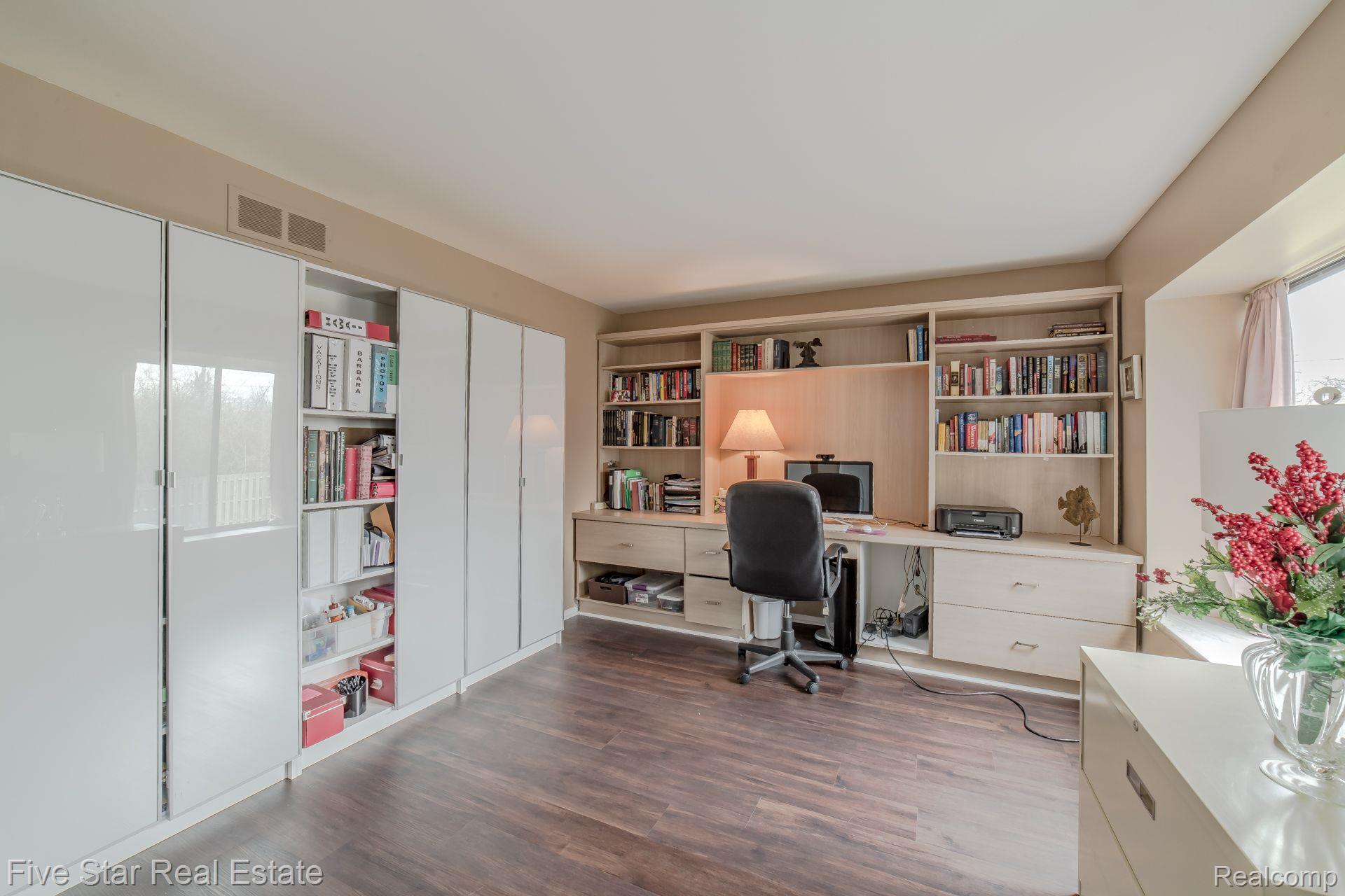 27330 Arborway Road, Unit 1 Southfield, MI 48033 - Photo 23 of 38 Gallery Image 23