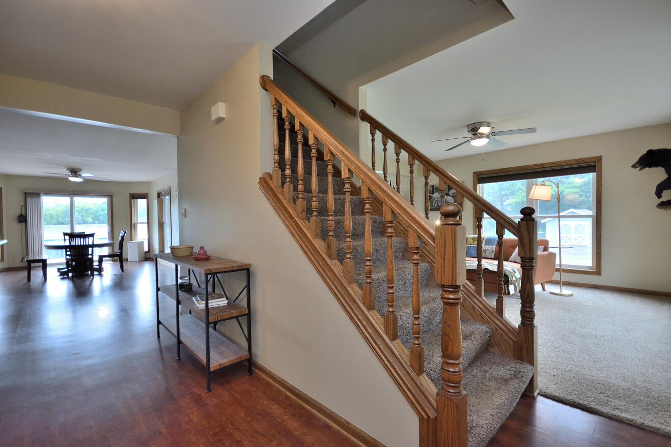 S108W37645 Draper Road Eagle, WI 53119 - Photo 4 of 36 Foyer