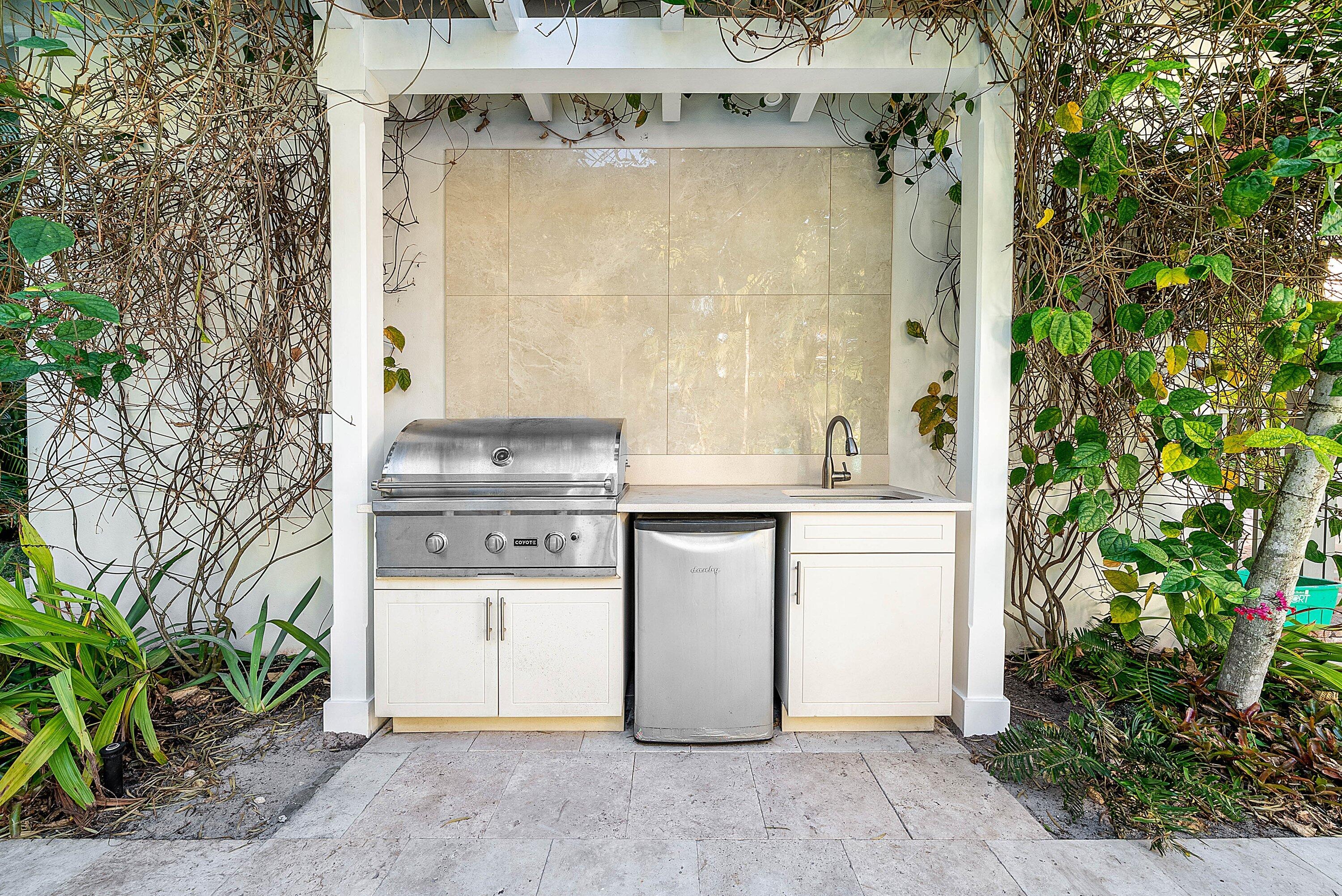 120 Grove Way Delray Beach, FL 33444 - Photo 35 of 43 a bathroom with a granite countertop sink and a mirror