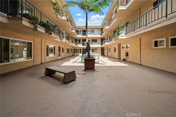 $659,000 | 3665 East 1st Street, Unit 202, Long Beach, CA 90803