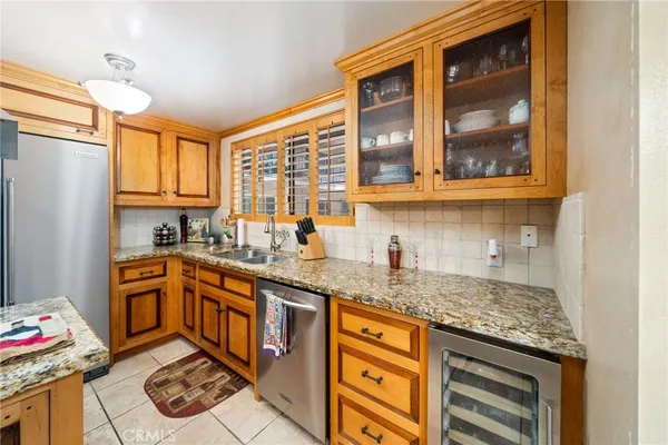 $659,000 | 3665 East 1st Street, Unit 202, Long Beach, CA 90803