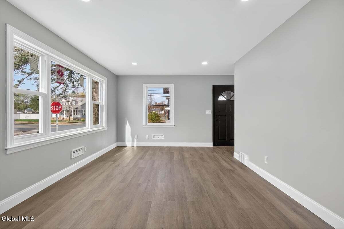 231 Mariaville Road Rotterdam, NY 12306 - Photo 11 of 32 231 Mariaville Rd-22