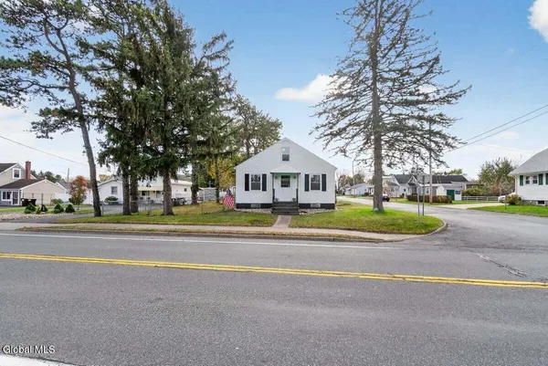 $322,500 | 231 Mariaville Road, Rotterdam, NY 12306