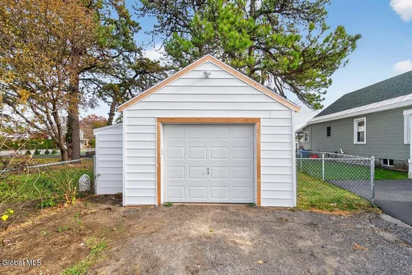 $322,500 | 231 Mariaville Road, Rotterdam, NY 12306