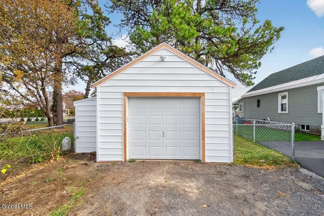 $325,000 | 231 Mariaville Road, Rotterdam, NY 12306