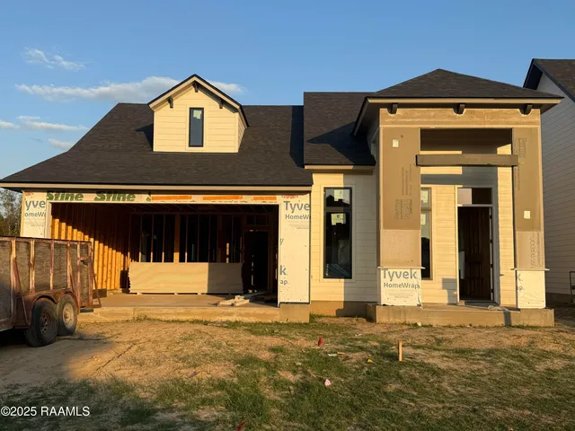 $358,980 | 109 Meadow Walk Drive, Broussard, LA 70518