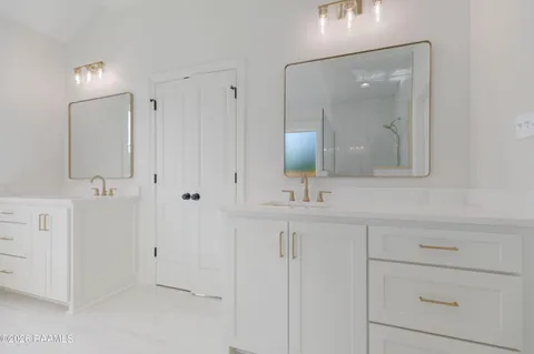 $349,900 | 109 Meadow Walk Drive, Broussard, LA 70518