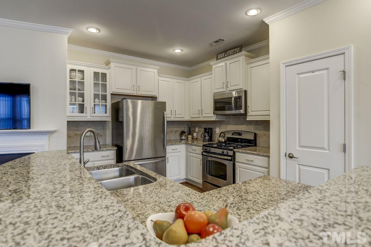 1302 Rodessa Run Raleigh, NC 27607 - Photo 6 of 19