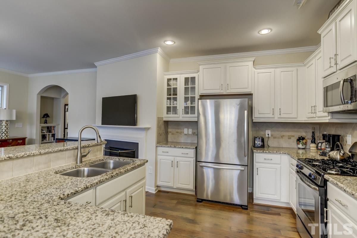 1302 Rodessa Run Raleigh, NC 27607 - Photo 7 of 19