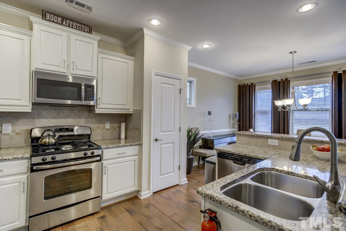 1302 Rodessa Run Raleigh, NC 27607 - Photo 8 of 19