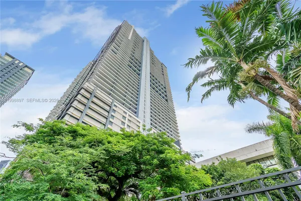 $5,800 | 60 Southwest 13th Street, Unit 4818, Miami, FL 33130