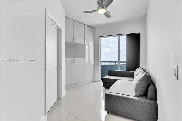 $5,800 | 60 Southwest 13th Street, Unit 4818, Miami, FL 33130