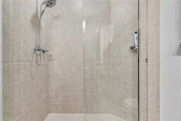 $5,800 | 60 Southwest 13th Street, Unit 4818, Miami, FL 33130