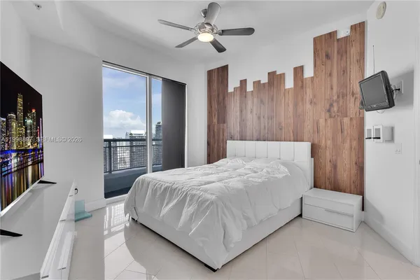 $5,800 | 60 Southwest 13th Street, Unit 4818, Miami, FL 33130